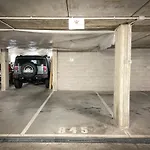 Regina Di - Private Garden, Free Undercover Parking *
