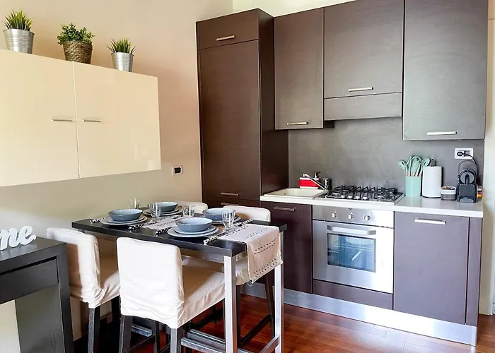 Regina Di - Private Garden, Free Undercover Parking *