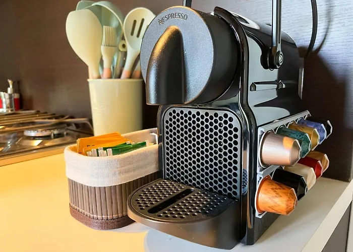 Regina Di - Private Garden, Free Undercover Parking *